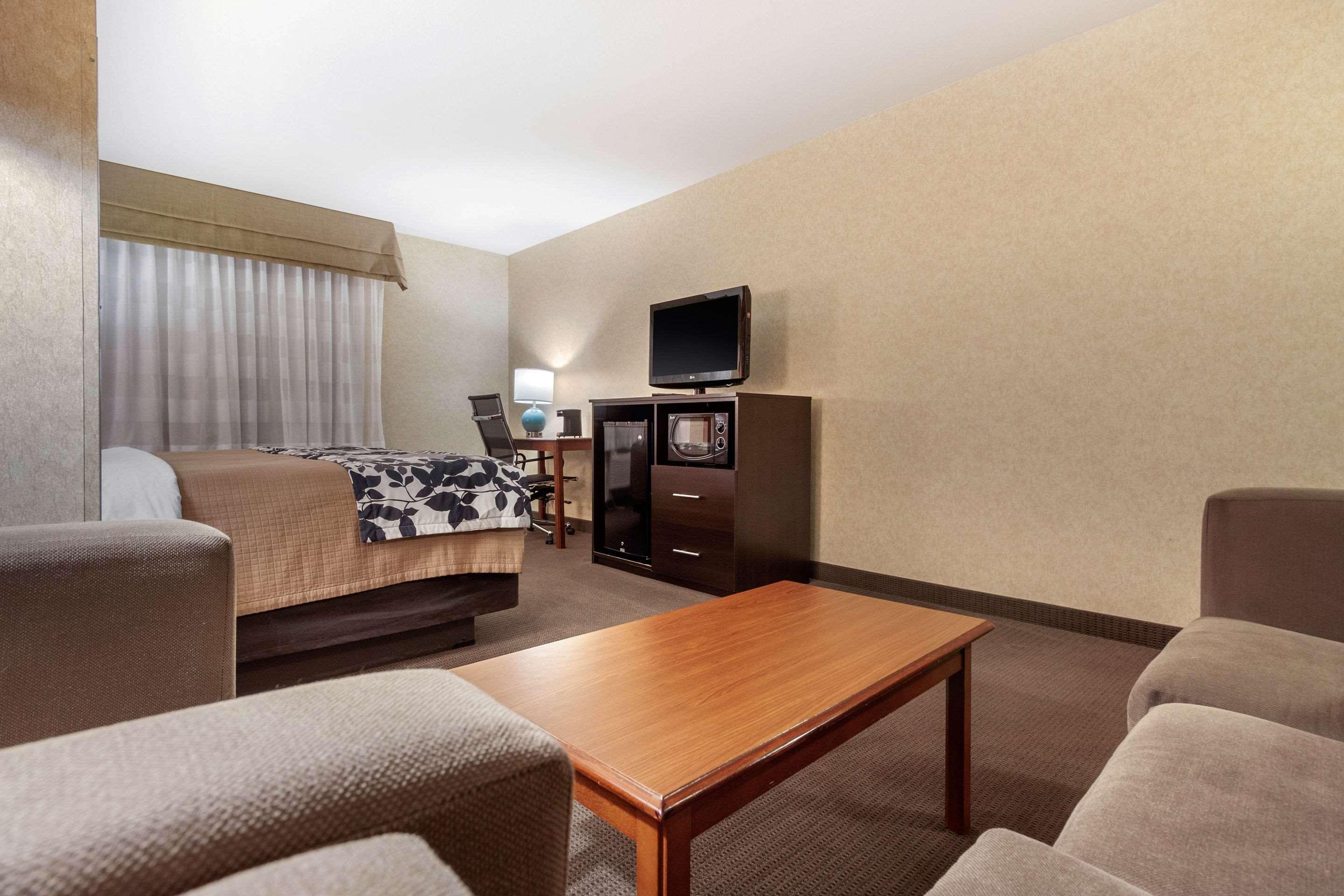 Sleep Inn & Suites Hays I-70 Buitenkant foto