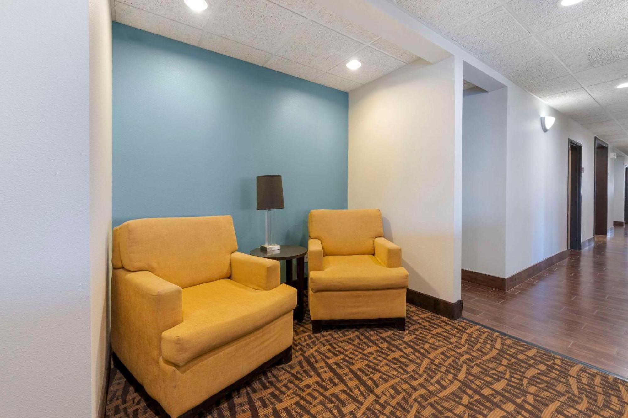 Sleep Inn & Suites Hays I-70 Buitenkant foto