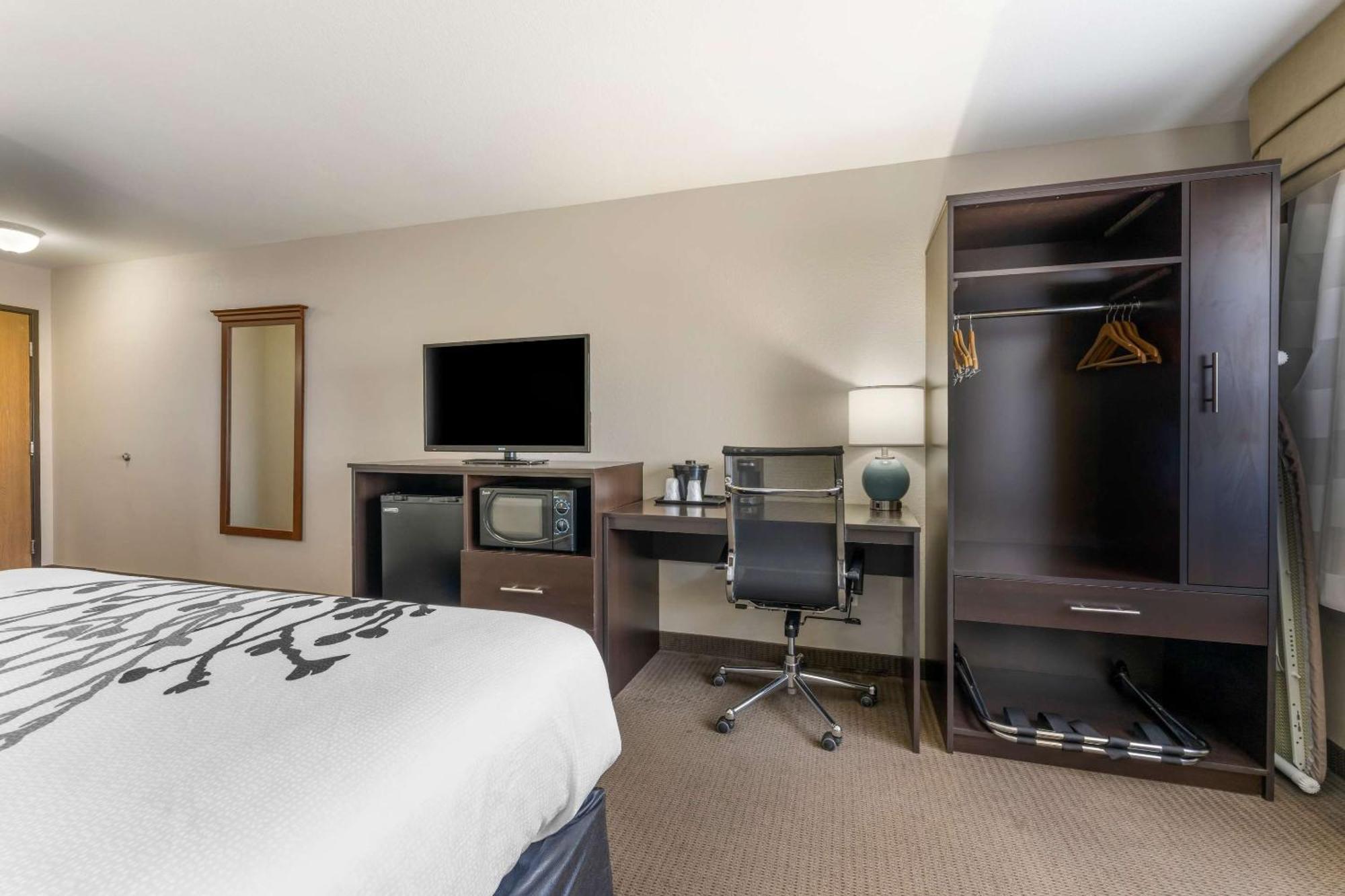Sleep Inn & Suites Hays I-70 Buitenkant foto